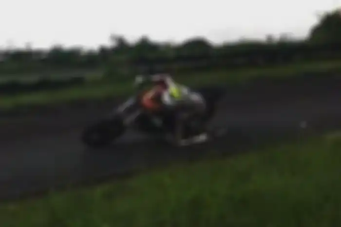Elbow down sampai keluar api coy!