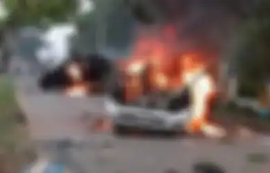Urusannya Cuma Tuntutan BLT dengan Pak Kades, Warga di Medan Sampai Gelar Demosntrasi di Depan Mapolres, Berujung Anarkis dengan Bakar Mobil Dinas Wakapolres