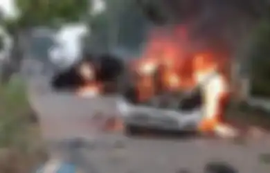 Urusannya Cuma Tuntutan BLT dengan Pak Kades, Warga di Medan Sampai Gelar Demosntrasi di Depan Mapolres, Berujung Anarkis dengan Bakar Mobil Dinas Wakapolres