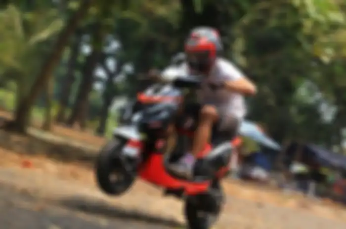 Modifikasi Piaggio Zip, pakai mesin 2-tak dari Italia