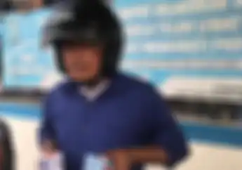 Asik Banget, Polres Tangerang Selatan Bagikan Helm Gratis Kepada Pemohon SIM