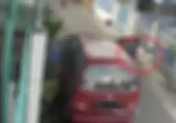 4 Kecelakaan Mengerikan Pintu Mobil Maut Tewaskan Pemotor, Anak Kecil Sampai Terlempar ke Aspal