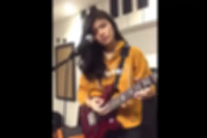 Video cover lagu dari aishakinaaa