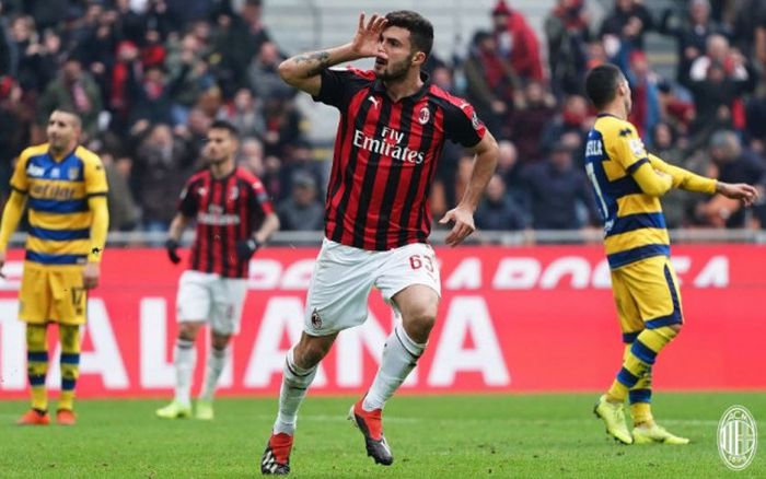 Aksi penyerang AC Milan, Patrick Cutrone.