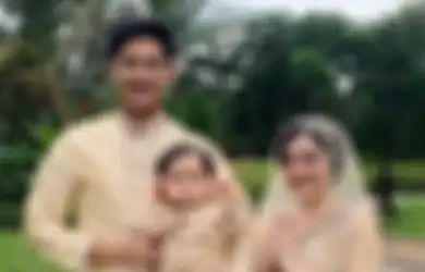 Penyanyi Cilik ini Dijodohkan dengan Anak Petinggi Pertamina Hingga Berakhir ke Pelaminan, Kini Tinggal di Rumah Mewah Bergaya Vintage Kental dengan Nuansa Kayu