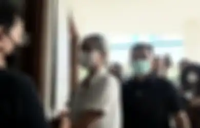 Berusaha Kuatkan Diri Usai Kepergian Raditya Oloan, Joanna Alexandra Tiba di Rumah Duka Bersama sang Buah Hati, Tanpa Sepatah Kata hingga Mengelus Jenazah Suami Terakhir Kalinya