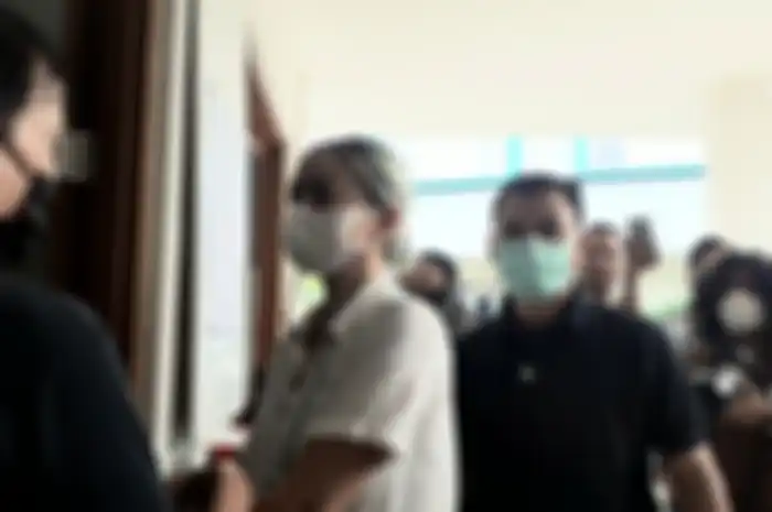 Joanna Alexandra saat tiba di Rumah Duka Sentosa RSPAD Gatot Subroto, Jakarta Pusat, Jumat (7/5/2021).