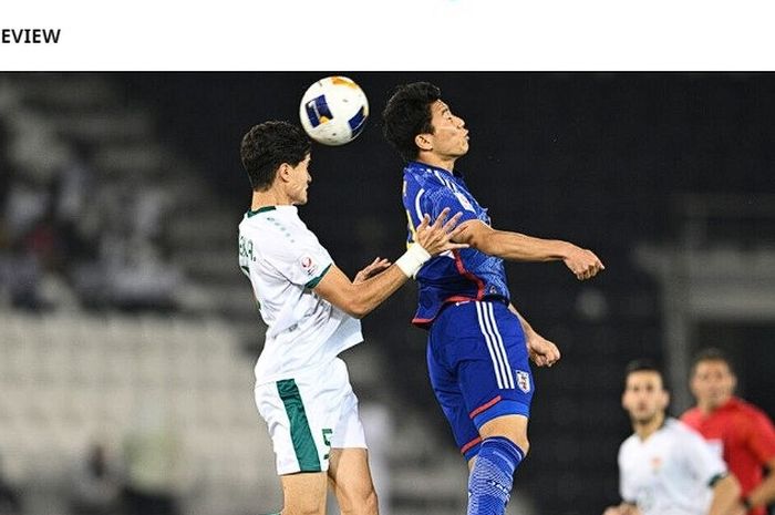 Duel pemain timnas U-23 Irak dan timnas U-23 Jepang di semifinal Piala Asia U-23 2024.