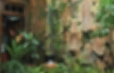 Miliki Ukuran Rumah yang Terbatas, Coba Manfaatkan Teras Terbuka!