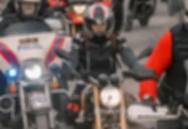 Nikita Mirzani saat turing Semarang-Yogyakarta pakai BMW R nine T.