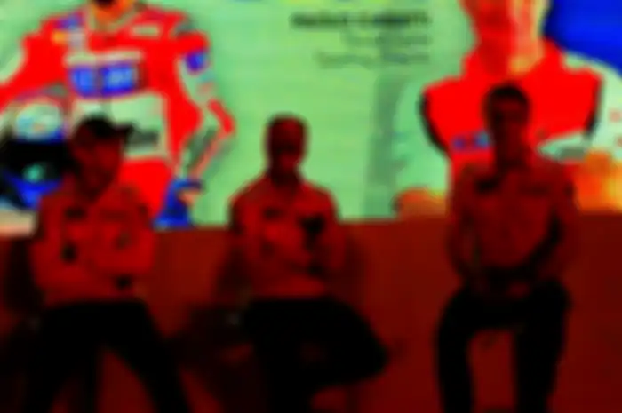 Jorge Lorenzo dan Andrea Dovizioso di kampanye Libas Tantanganmu