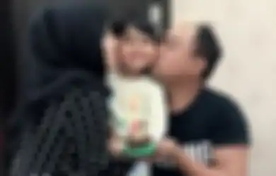 Tak Mau Hanya Ongkang-ongkang Kaki Meski Miliki Suami Selebriti, Kecantikan Istri Kedua Azis Gagap yang Rela Dipoligami Jadi Sorotan, Ternyata Miliki Usaha Bukan Kaleng-kaleng!