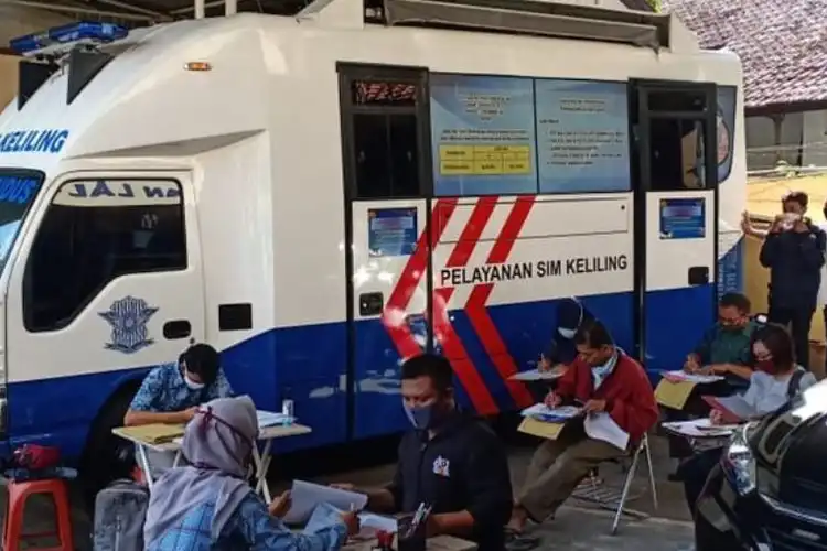 Lokasi SIM Keliling Solo Hari Ini 15 Desember 2022, Buka Pelayanan 09.00 - 11.30 WIB