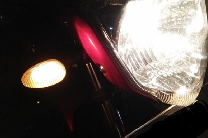 Ilustrasi lampu sein. Ternyata ada alasannya kenapa berwarna kuning.