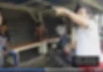 Ramai.. Video Emak-emak Semprot Opang yang Larang Ojol Masuk ke Komplek