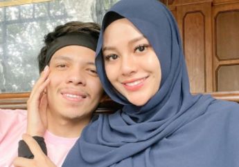 Plesiran ke Gunung Bromo Pasca Aurel Hermansyah Keguguran, Atta Halilintar Pamer Potret Mesra Bareng sang Istri hingga Bikin Warganet Auto Iri