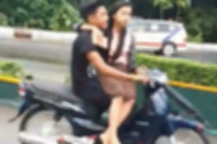 Para pemotor alay sadarlah, boncengan motor ada aturannya, jangan sampai terjungkal di aspal.