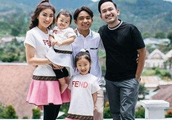 Dua Putrinya Bertambah Usia di Waktu yang Sama, Sarwendah Tulis Pesan dan Harapan Manis untuk Thalia dan Thania