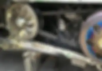Sering Tarik Tuas Rem Pada Saat Motor Matic Melaju, CVT Cepat Gosong.