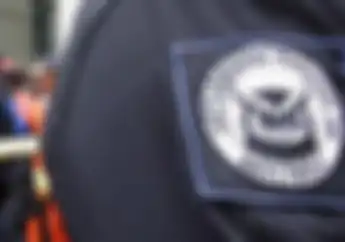 Ngeri... Lagi Naik Motor Dua Teroris Ditembak di Depok, Barang Bukti Pistol dan Sangkur Diamankan