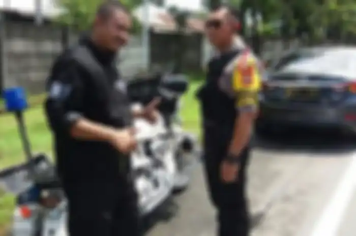 Pemakai Harley-Davidson enggak pakai helm, enggak bawa SIM, tanpa bawa STNK