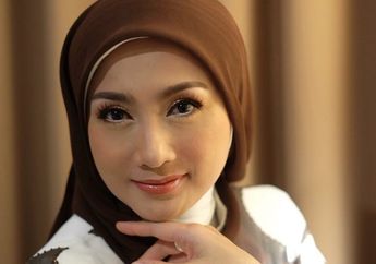 Kabar Terkini Desy Ratnasari Setelah Putus dari Irwan Mussry, Pria yang Disebut Pacar Maia Estianty