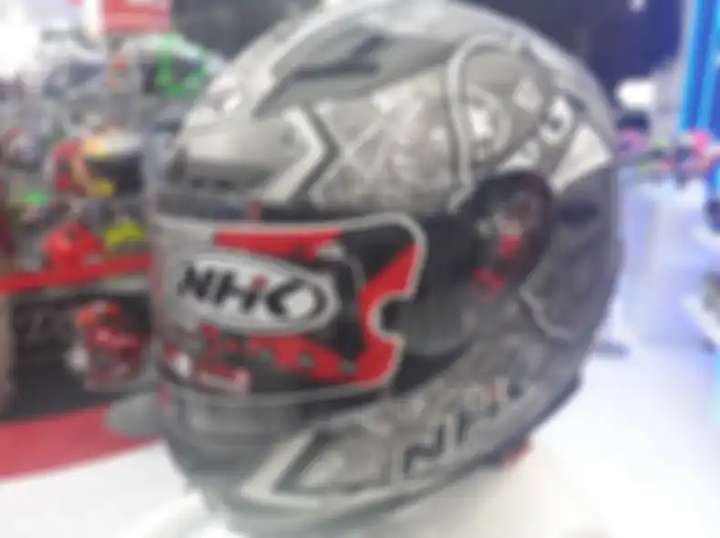 NHK RX9, model menengah helm replika Karel Abraham