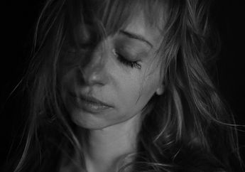 Ramalan Shio Ungkap 3 Shio yang Paling Sering Galau, Coba Cek Ada Shio Kamu Nggak?