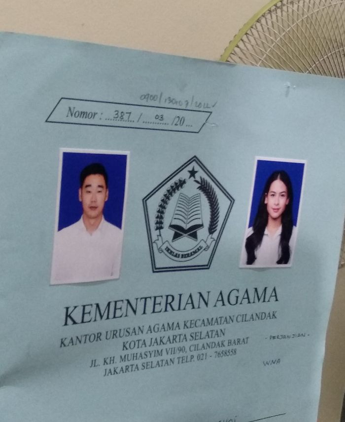 Dokumen pernikahan Maudy Ayunda dan Jesse Ji Suk Choi.