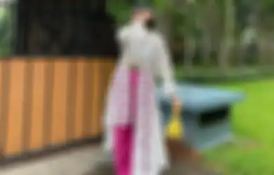 5 Outfit Putih Enggak Pasaran Cocok Jadi Baju Lebaran 2023 #PowerUpRamadan