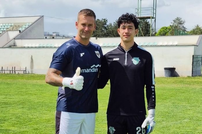 Pelatih Kiper Timnas Indonesia Sjoerd Woudenberg memantau langsung Cyrus Margono di Liga Kosovo.