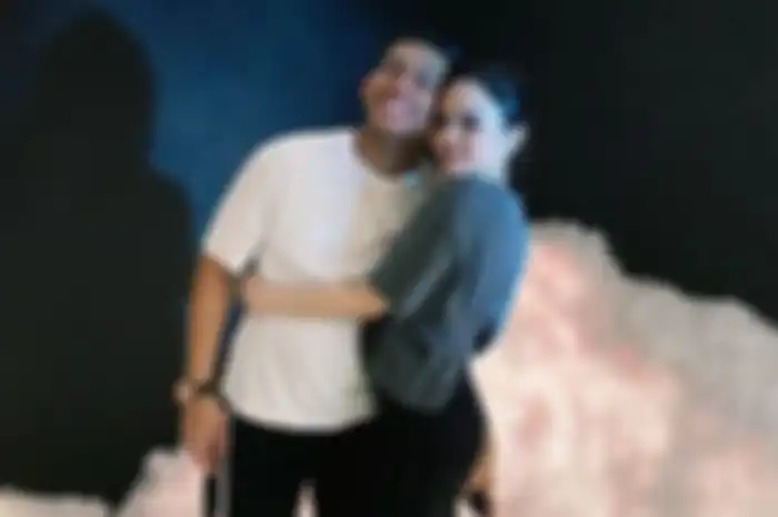 Edelenyi Laura dan Gaga Muhammad