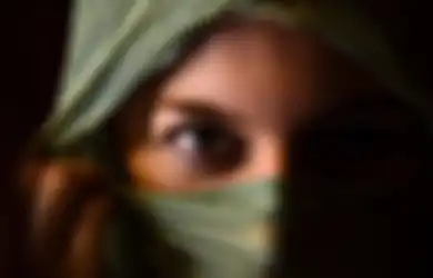 Tiba-tiba Alami Kedutan di Mata Kanan, Wanita Ini Mendadak dapat Kabar Duka hingga Membuatnya Menangis, Ternyata Ini Arti Mitos Kedutan Mata Kanan