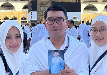 'Kasih Ibu Sepanjang Masa' Ridwan Kamil Jalankan Ibadah Haji untuk Eril, Atalia Praratya Kenang Foto Masa Kecil sang Putra saat Manasik dan Tuliskan Pesan Menyentuh Ini...