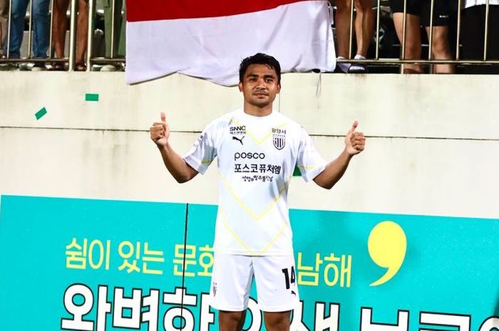 Asnawi Mangkualam di Jeonnam Dragons. 