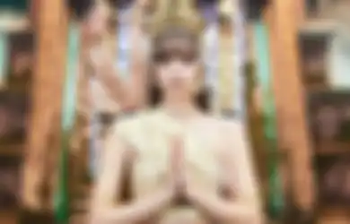 4 Teori Ini Diklaim Jadi Bukti YG Ent Enggak Ngurusin Debut Solo Lisa!