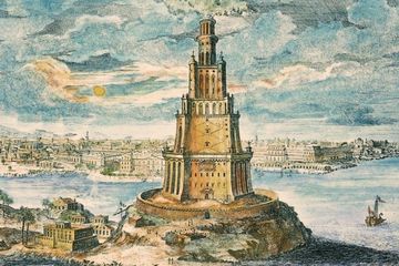 Alexandria, kota kosmopolitan pertama di persimpangan dunia ini sempat tidak tertandingi di dunia kuno. Kota ini jadi pusat budaya dan ekonomi Mediterania kuno.