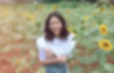 Tampil Polosan Tanpa Makeup, Wajah Sherina Munaf Disebut Tak Menua : Kirain Lagi Pake Seragam Sekolah