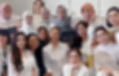 Pamer Foto Bareng Bestie, Unggahan Inul Daratista Kumpul dengan Geng Artis Sosialita Ini Bikin Gagal Fokus Gara-gara Penampakan 2 Sosok Ini, Netizen: Ada yang Nyempil