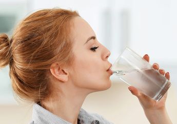 Minum Air Dingin Bantu Turunkan Berat Badan, Mitos Atau Fakta? 