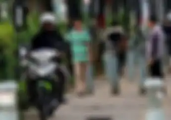Street Manners: Ancaman 2 Bulan Penjara, Pemotor Masih Bandel Melintas di Trotoar