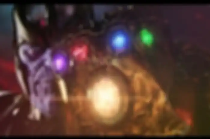 Thanos dengan Infinity Stones lengkap