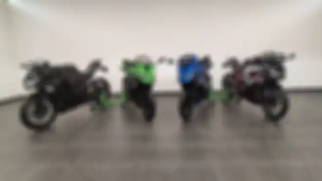 Kawasaki Ninja 250 4 silinder alias Ninja ZX-25R ada dua varian.