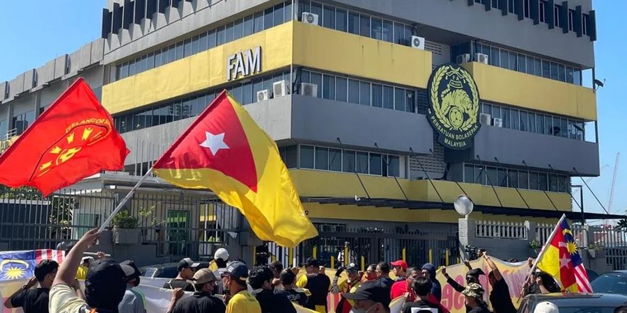 FAM Curang, Suporter Marah, Timnas Disanksi: Apa yang Mau Dibanggakan Malaysia? 