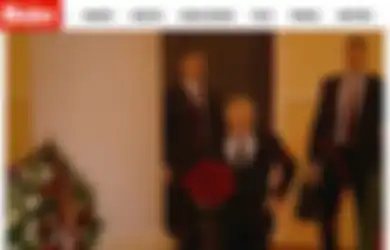 Dikelilingi Ajudan yang Bawa Koper Nuklir, Kehadiran Putin di Pemakaman Seorang Politisi Picu Ketakutan, Begini Penampakannya