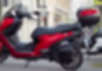 Jangan Gagal Paham, Inilah Yang Bedakan Top Box dan Side Box di Motor