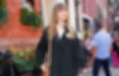 7 Inspirasi Outfit Taylor Swift Cocok Dipakai Liburan Akhir Tahun 2023