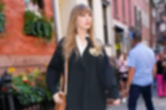 Outfit liburan akhir tahun 2023 ala Taylor Swift