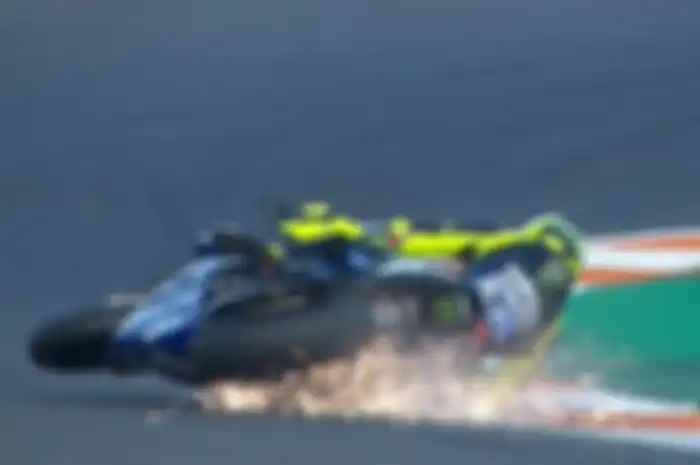 Valentino Rossi crash sebanyak dua kali pada sesi latihan resmi (FP1-FP2) MotoGP Valencia, Spanyol 2019.