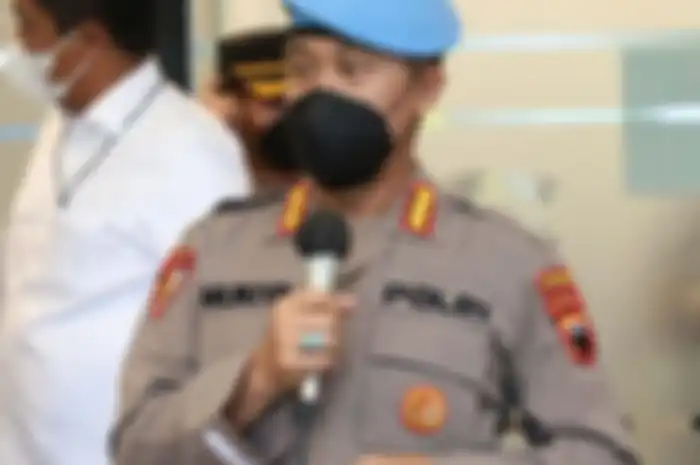 Kabid Propam Polda Jawa Tengah Kombes Pol Mukiya meminta masyarakat tidak ragu melaporkan polisi &quot;nakal&quot; atau terkait pelayanan kepolisian melalui layanan telepon.